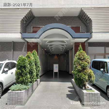 ビル裏手入口