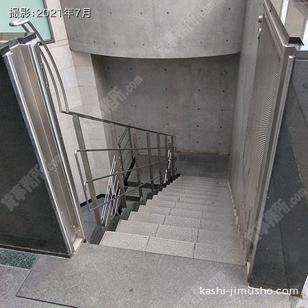 地下への直接階段