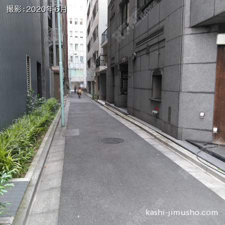 入口前前面道路