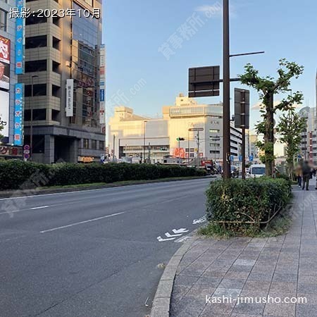 前面道路(京葉道路)