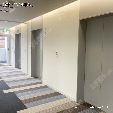 貸室階エレベーターホール