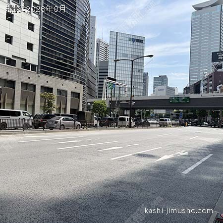 前面道路(外堀通り)