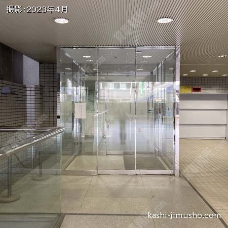 ビル入口(昭和通り側)