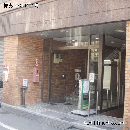 ビル入口 