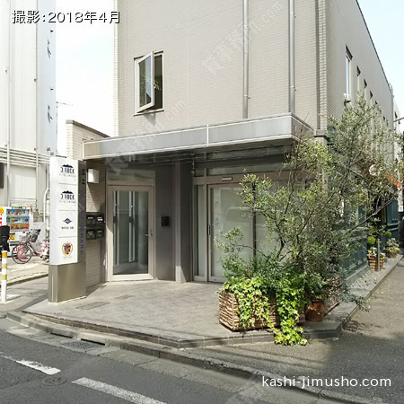 ビル正面