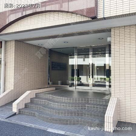 ビル入口 ビル入口