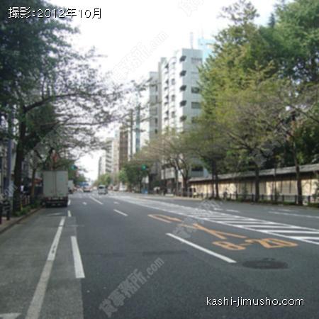 周辺環境（靖国通り） 