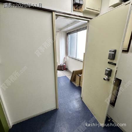 貸室入口(2階)
