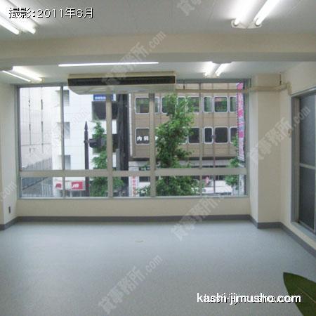室内 