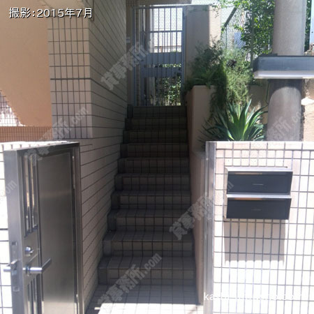 2階への階段
