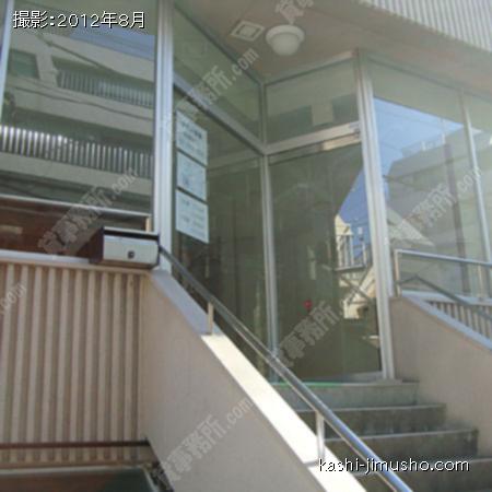  1F貸室入口