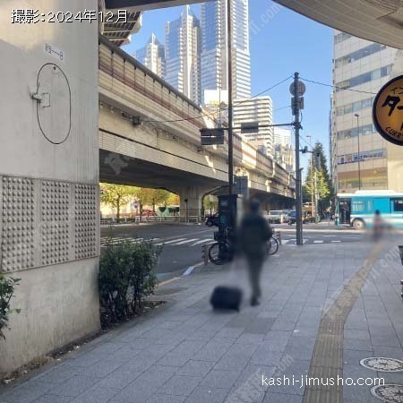 前面道路(甲州街道)