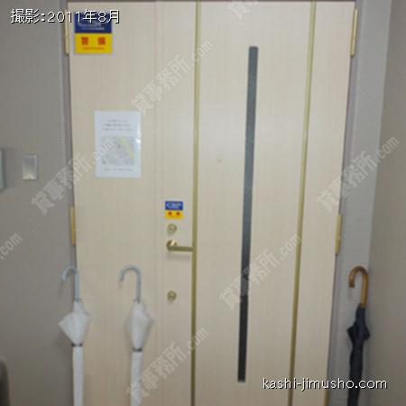 貸室入口 