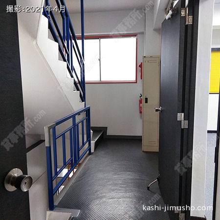 貸室入口前 貸室入口前