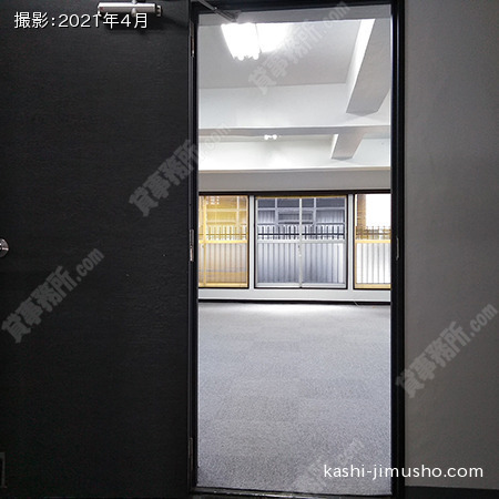 貸室入口(2階) 貸室入口(2階)