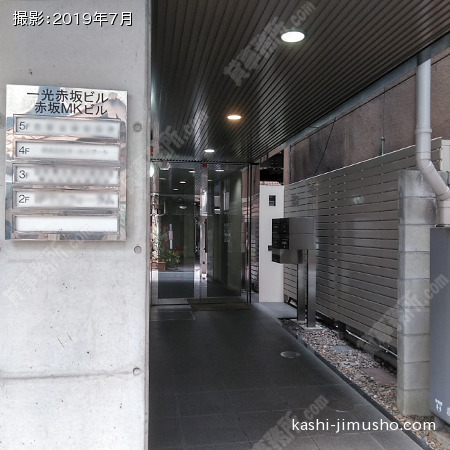 ビル入口 ビル入口