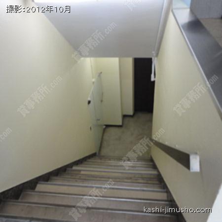 地下への階段