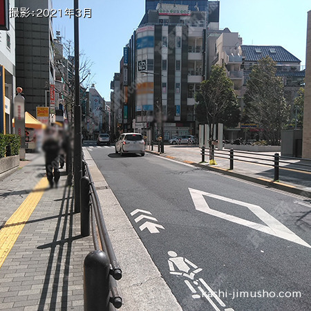前面道路(早稲田通り）