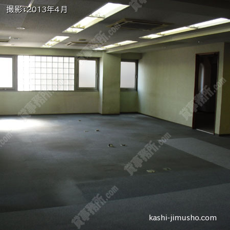 ２階貸室内 