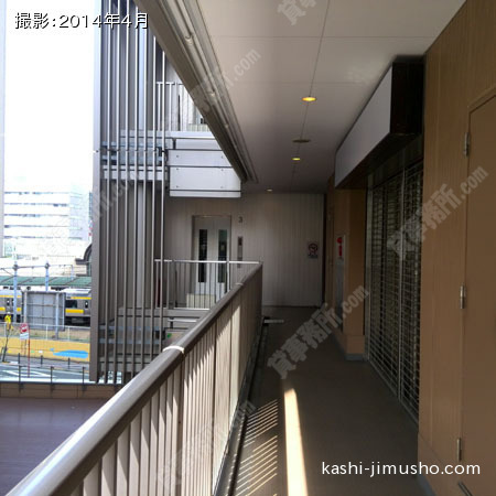 ３階共用廊下