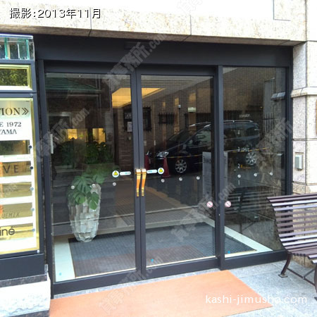 エントランスドア