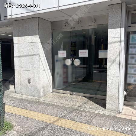 ビル入口 ビル入口