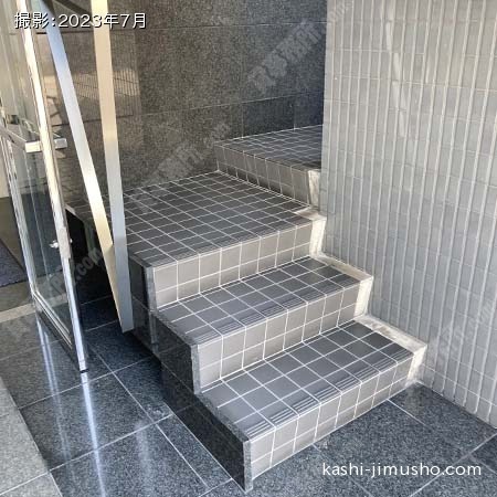 共用階段