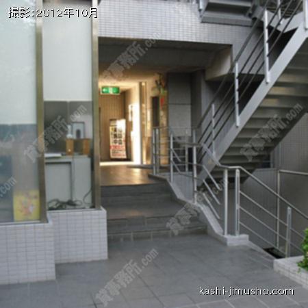  ビル入口