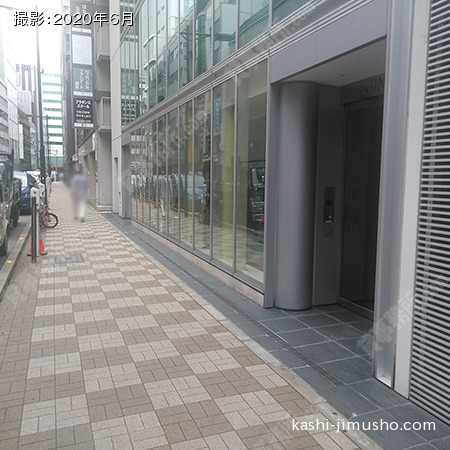 ビル前面