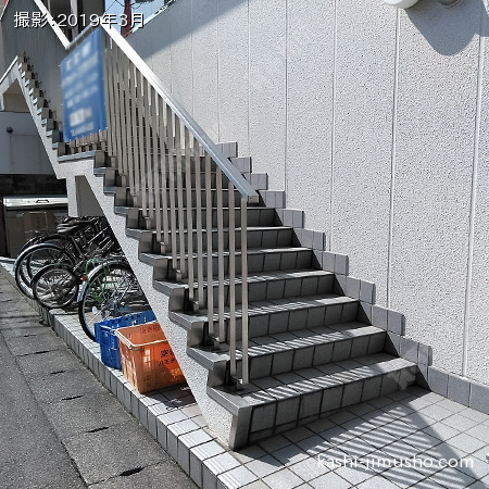 2階への階段
