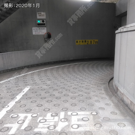 駐車場出入口