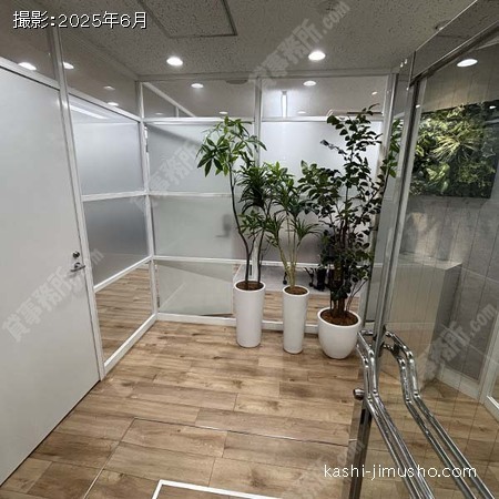 貸室入口(4階A室)