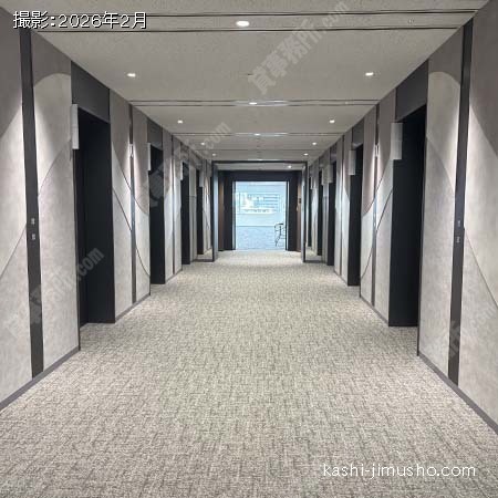 貸室階エレベーターホール