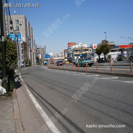 前面道路（環状七号線）