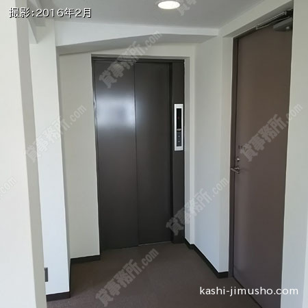 貸室階エレベーターホール