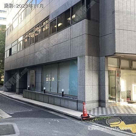 ビル前面