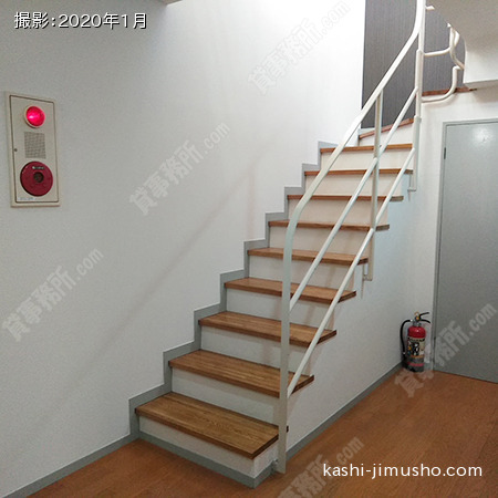 貸室内階段(1-2階D号室)