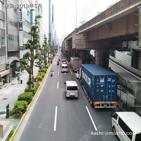 前面道路(昭和通り)