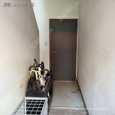 貸室入口