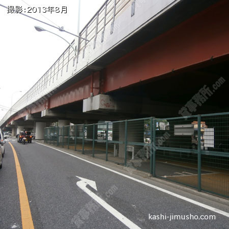 前面道路（環状七号線）