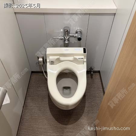 男性トイレ