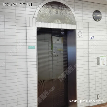 中央エレベーター