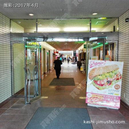 最寄駅側ビル入口②