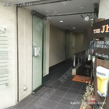 ビル入口 ビル入口