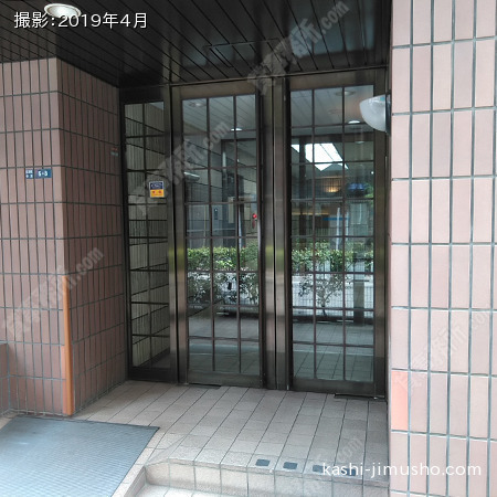 ビル入口 ビル入口