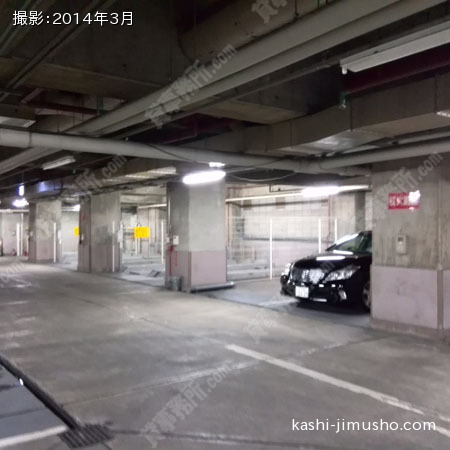 地下駐車場