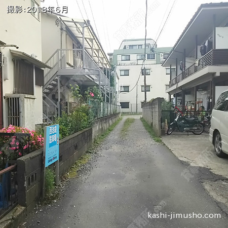 ビル入口私道