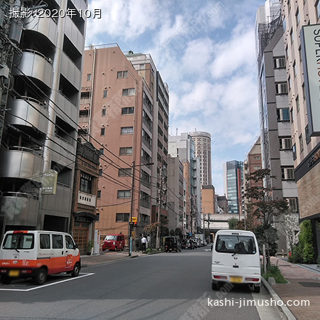 前面道路(柳原通り）