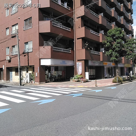 ビル前面