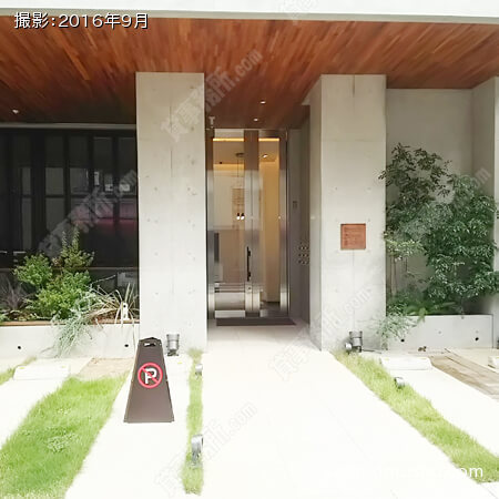 ビル入口①